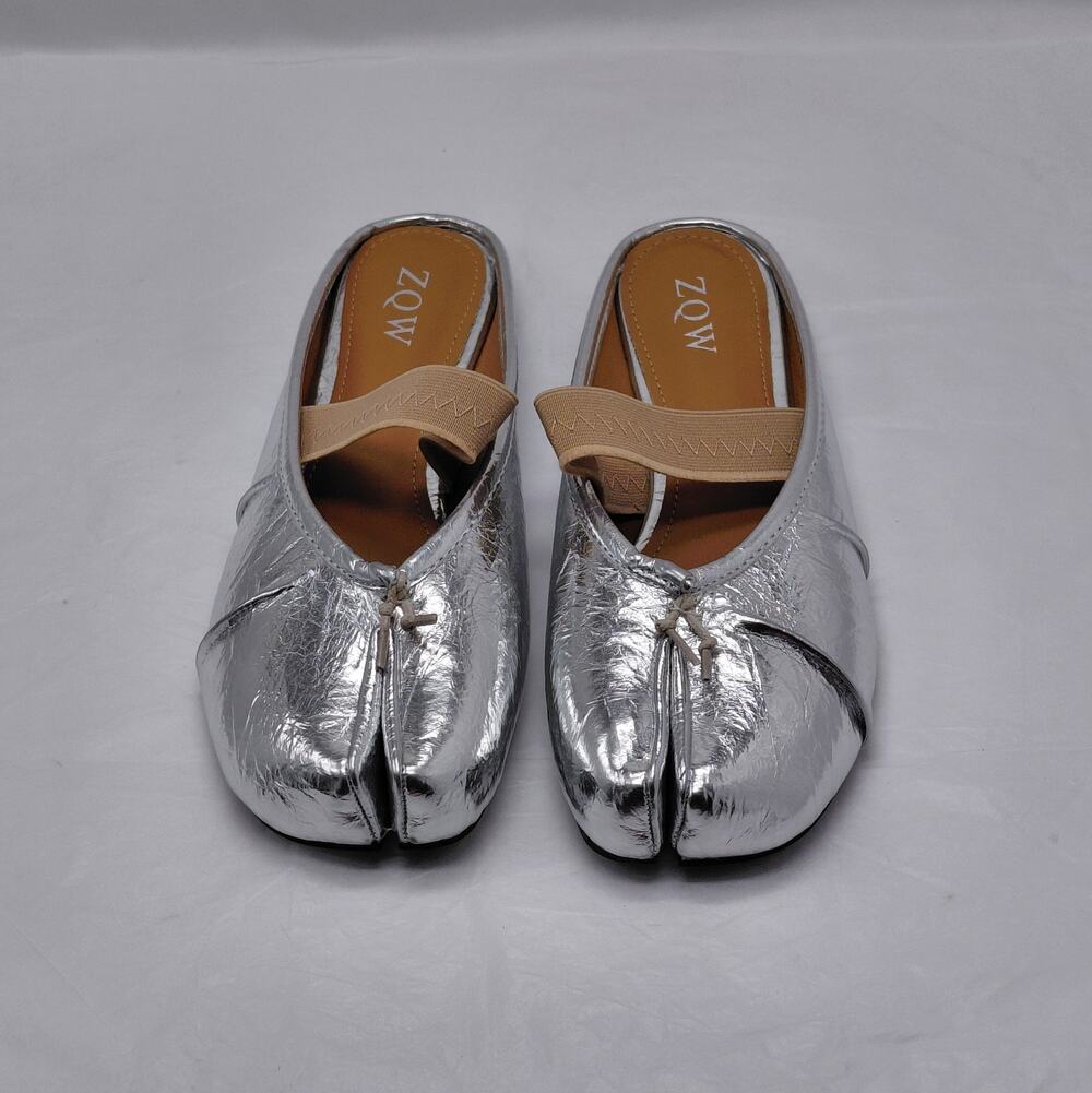 Split Toe Mary Jane Flats Sz 39 US 8.5 Silver Metallic Crinkle Tabi Ballet Shoes